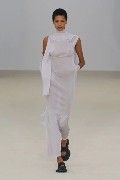 Look 48